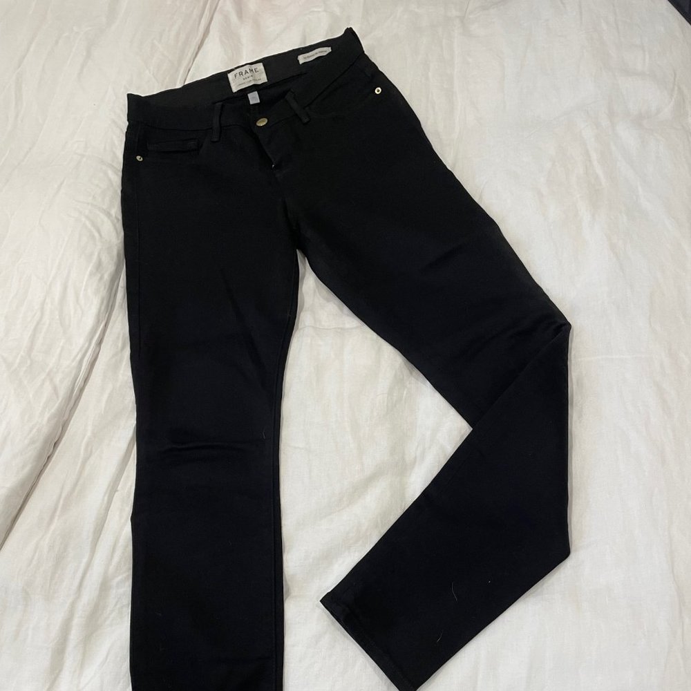 FRAME Le Skinny de Jeanne Jeans in Film Noir (Black) - Size 26